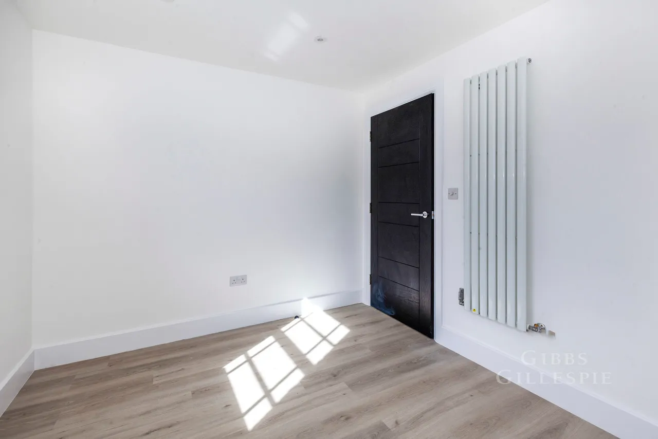 High Street, Uxbridge Fees Apply, UB8, photo 12