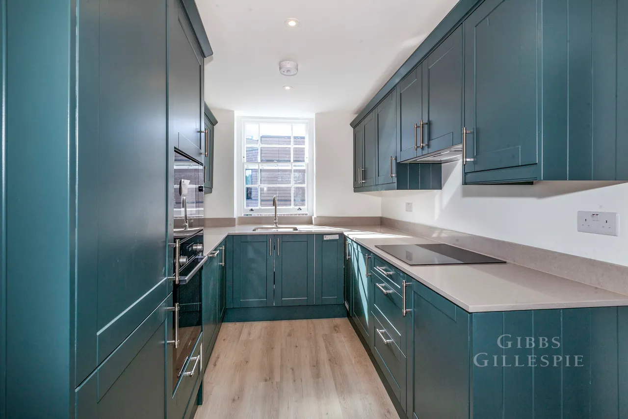 High Street, Uxbridge Fees Apply, UB8, photo 3