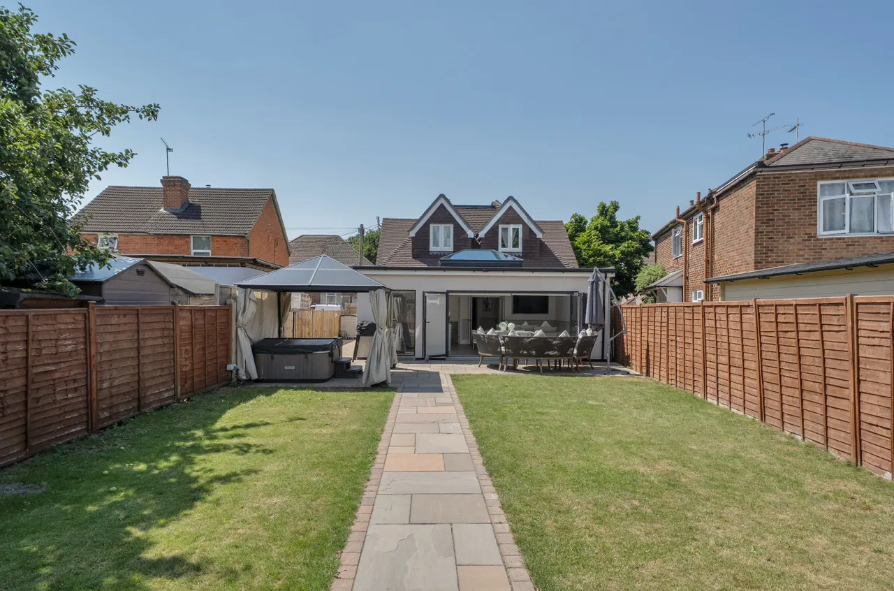 4 bed house for sale — Elmsleigh Road, Farnborough, Hampshire, GU14 0ET