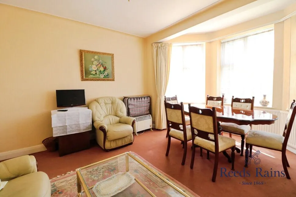 Regents Park Road, London, N3, photo 11