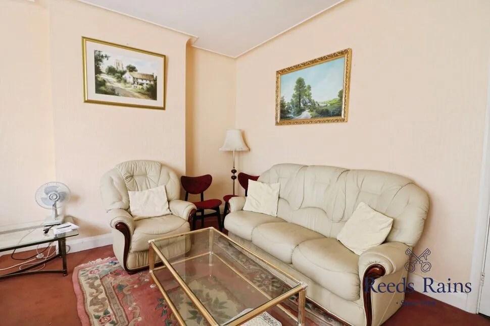 Regents Park Road, London, N3, photo 10
