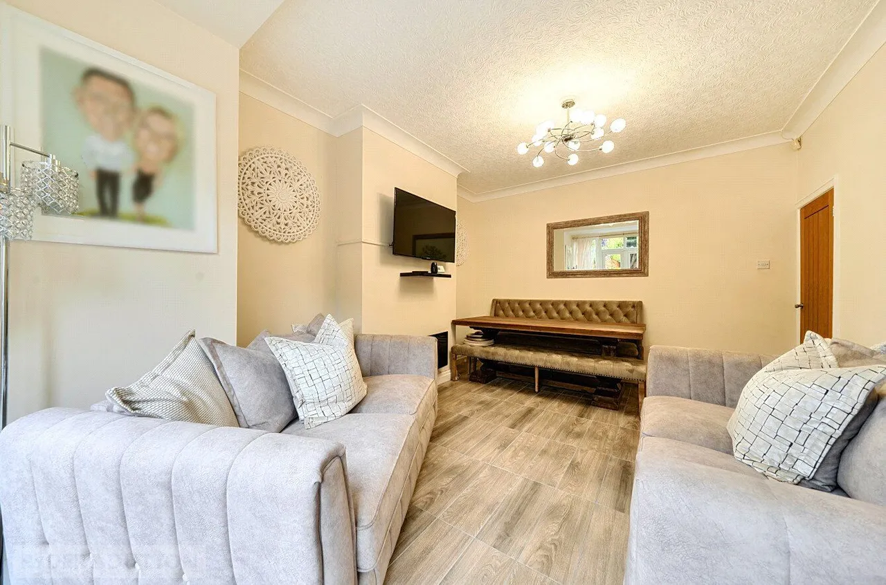 Rochdale Road, Middleton, M24, photo 7