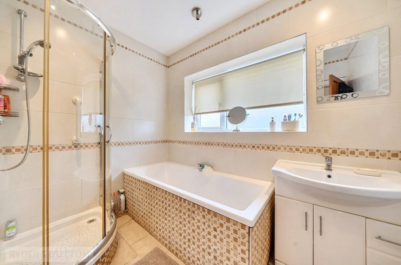 Rochdale Road, Middleton, M24, photo 16