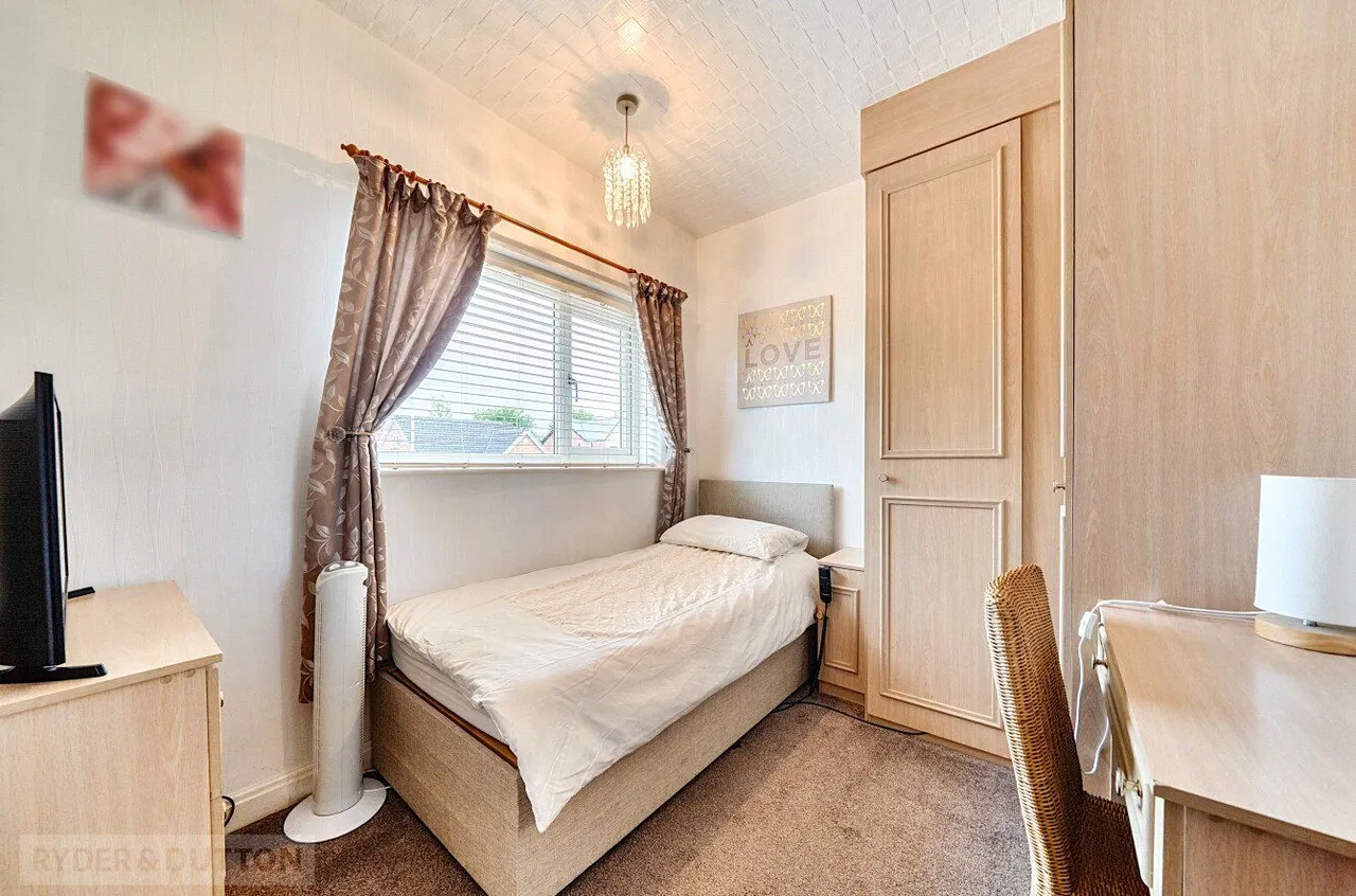 Rochdale Road, Middleton, M24, photo 14