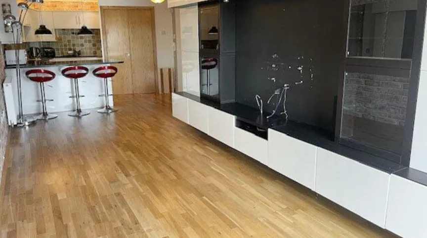 2 bed flat to rent — School road, M33 7YF