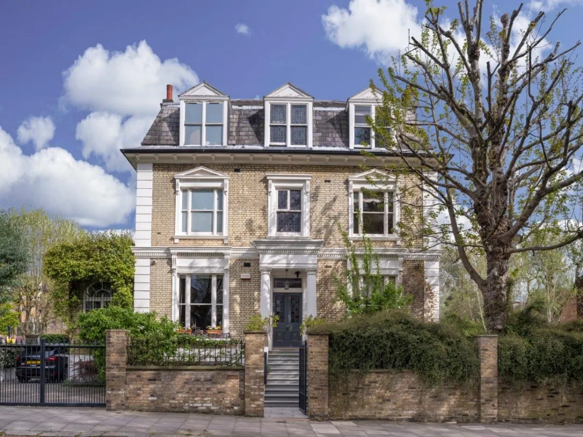 4 bed property for sale — Fairfax Road, London, NW6 4HA