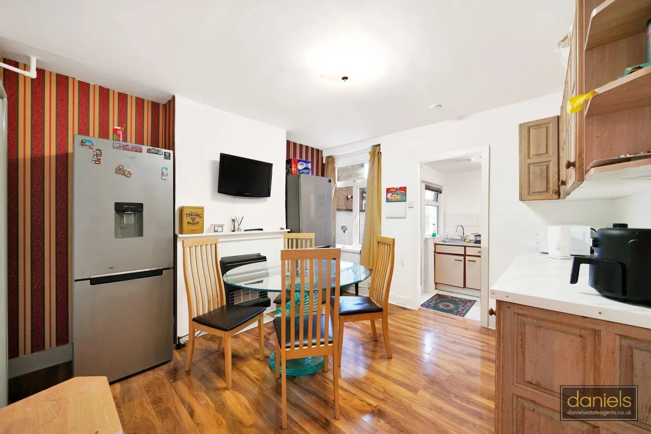 3 bed house for sale, Liverpool Road, Watford, WD18