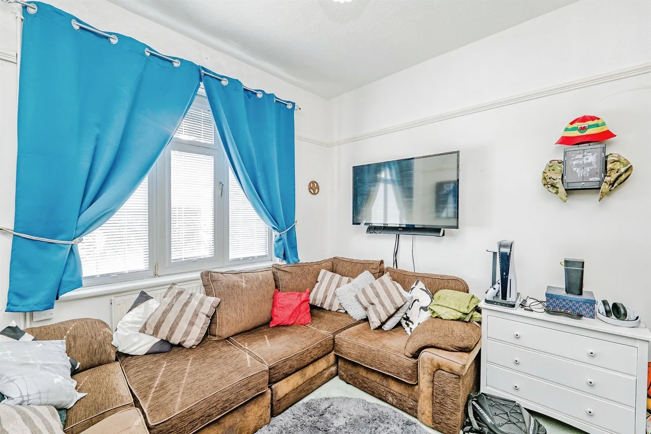 Wyndham Crescent, Bridgend, CF31, photo 8
