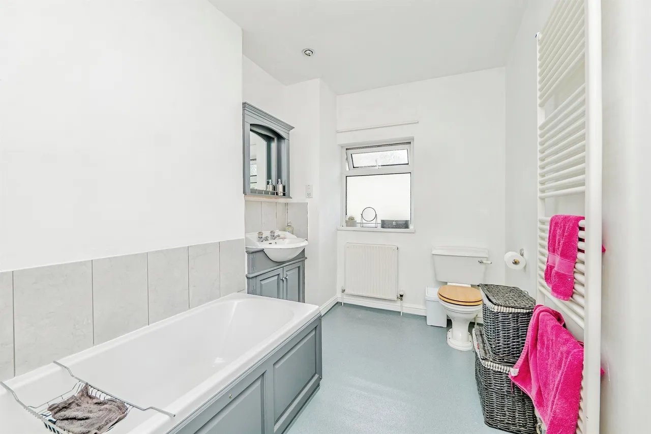 Wyndham Crescent, Bridgend, CF31, photo 24