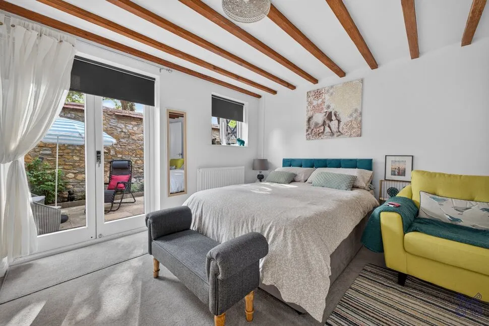 Vine Street, Evesham, WR11, photo 9