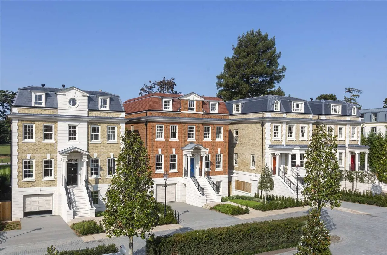2 bed new development for sale — Magna Carta Park, Coopers Hill Lane, Englefield Green, Egham, Surrey, TW20 0JY