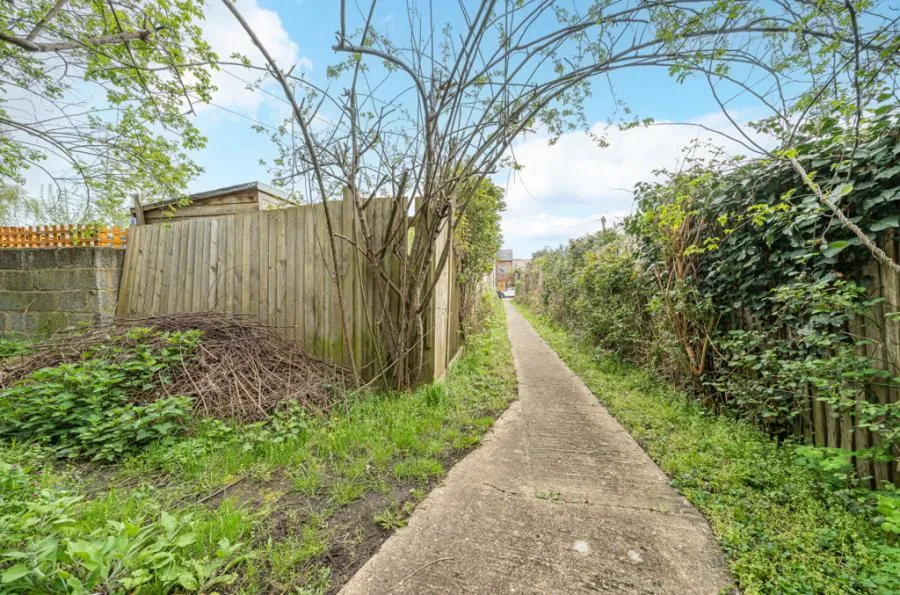 Rays Avenue, Windsor, SL4, photo 12
