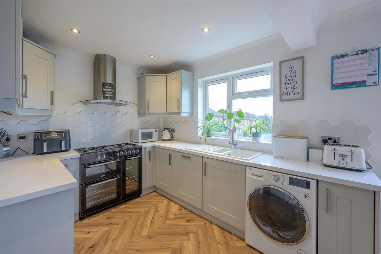Kingsley Road, Kingswinford, DY6 9RX, photo 4