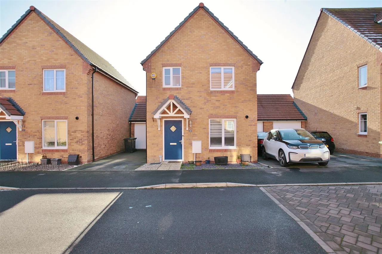 3 bed house to rent, Cottongrass Road, Didcot