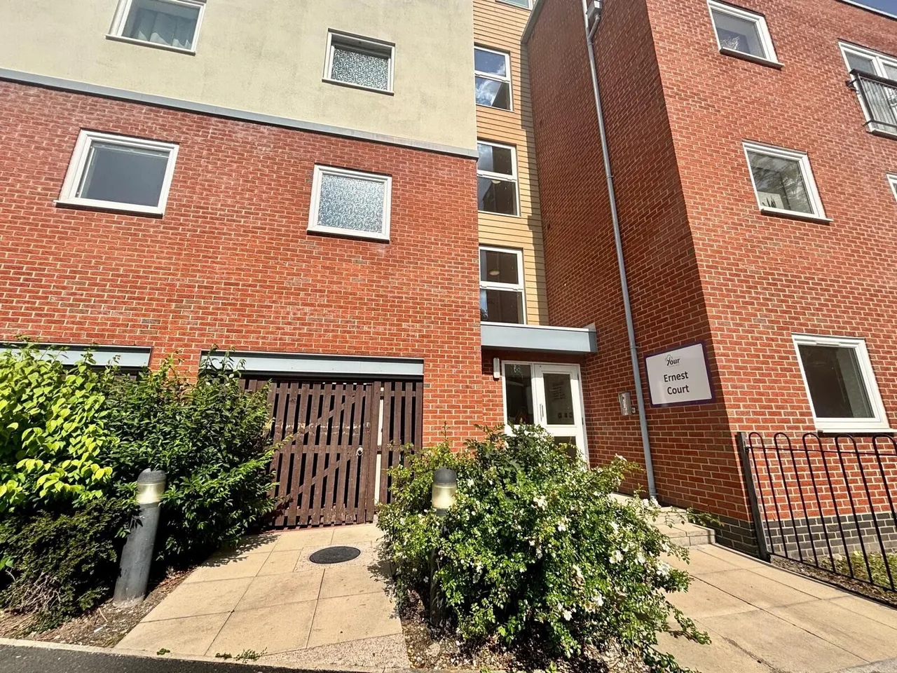 1 bed flat for sale — Hollands Road, Northwich