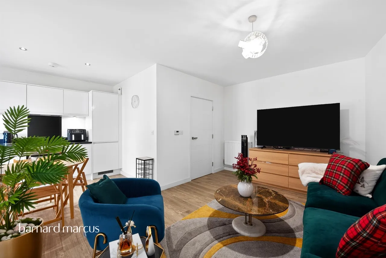 Manor Place, Feltham, TW14, photo 4