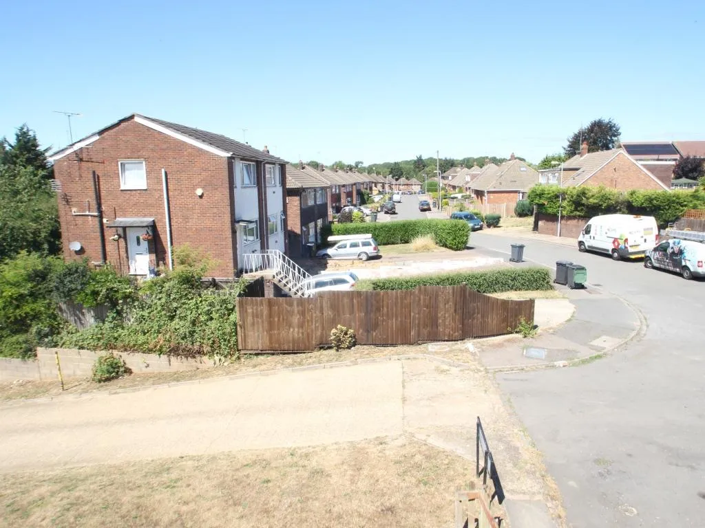 Moreton Road North, Round Green, LU2, photo 12