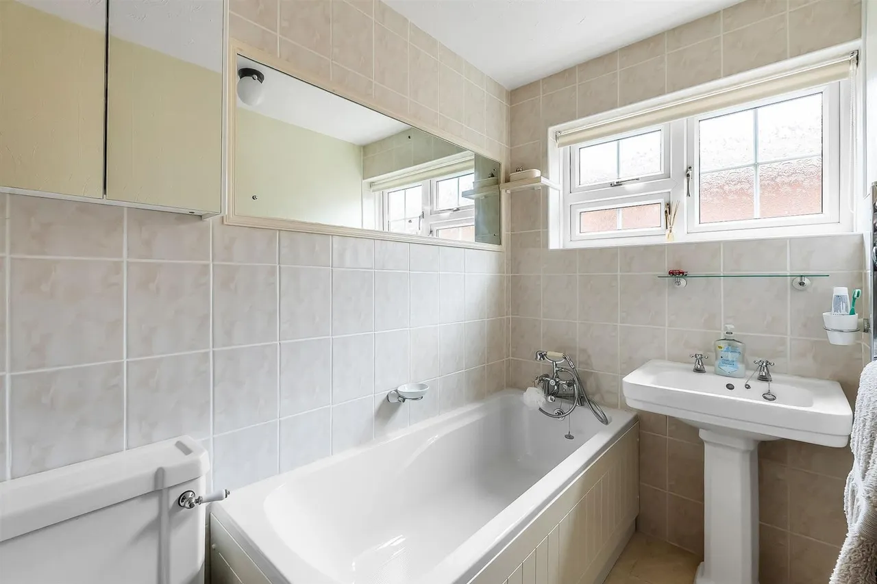 Leaside, Great Bookham, KT23, photo 9