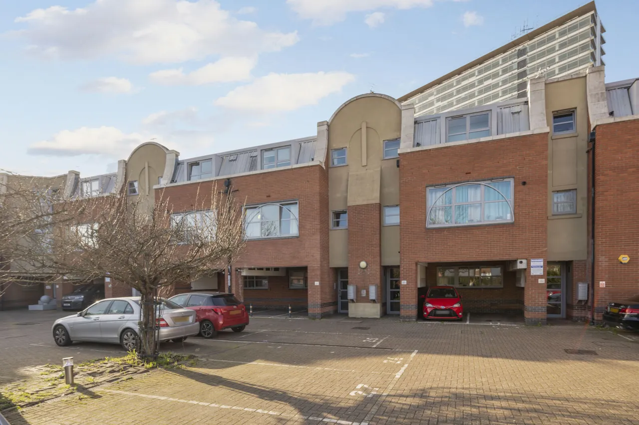 Barnsbury Lane, Surbiton, KT5, photo 13