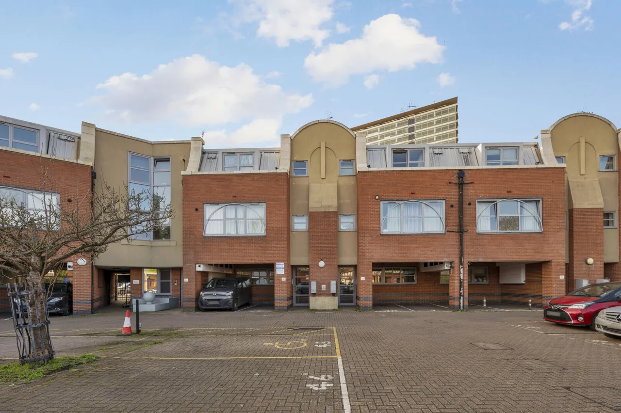 Barnsbury Lane, Surbiton, KT5, photo 12