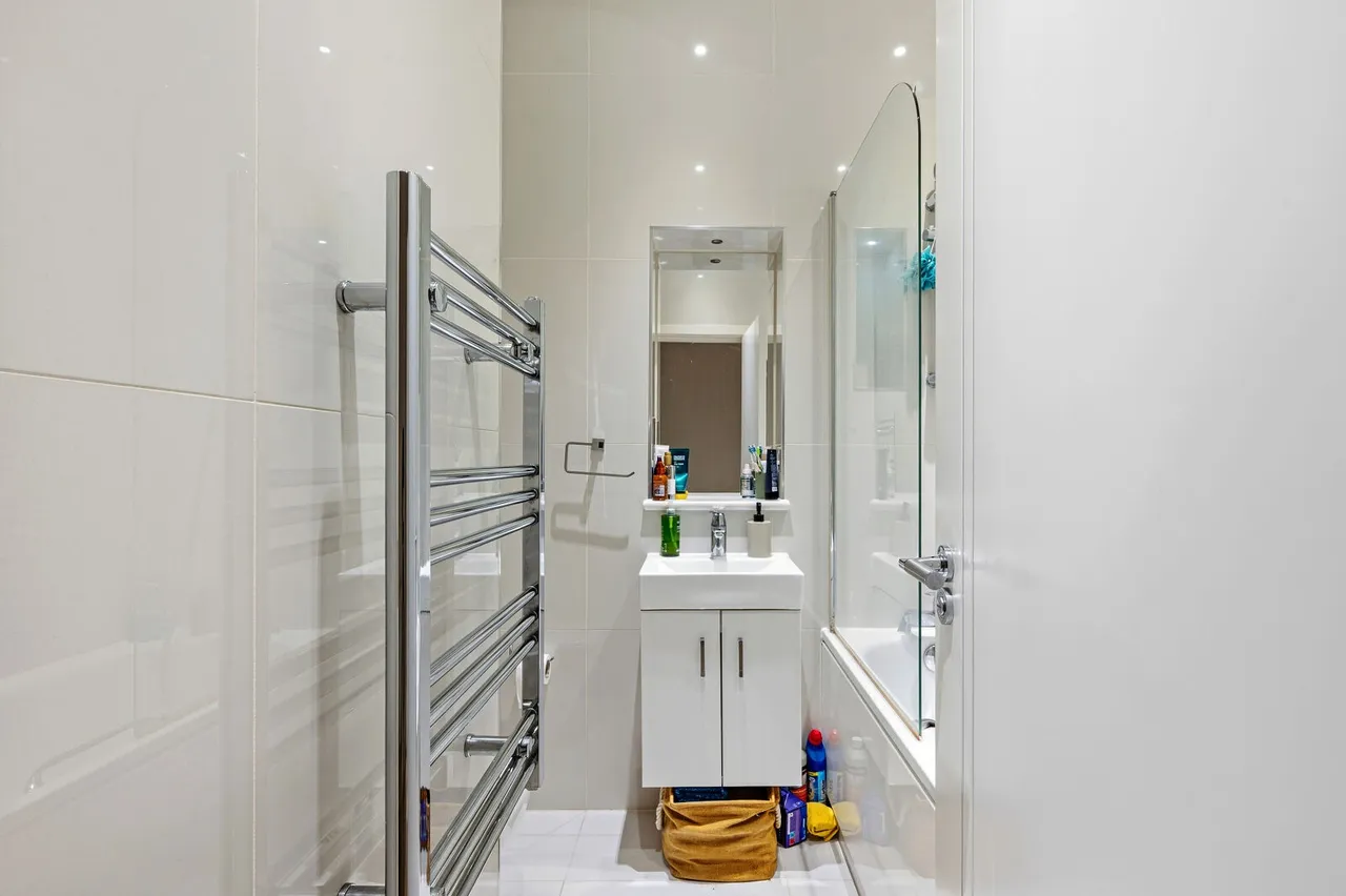 Barnsbury Lane, Surbiton, KT5, photo 10