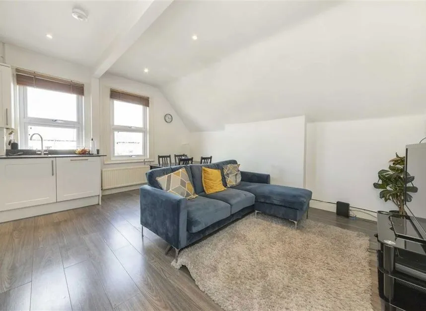 Minster Road, Cricklewood, NW2, photo 2