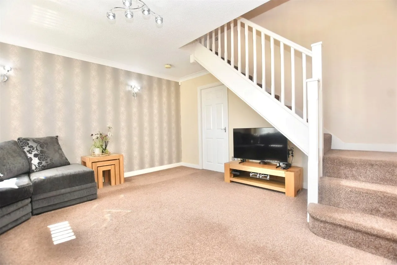 St James Court, Shear Brow, Blackburn, BB1, photo 3