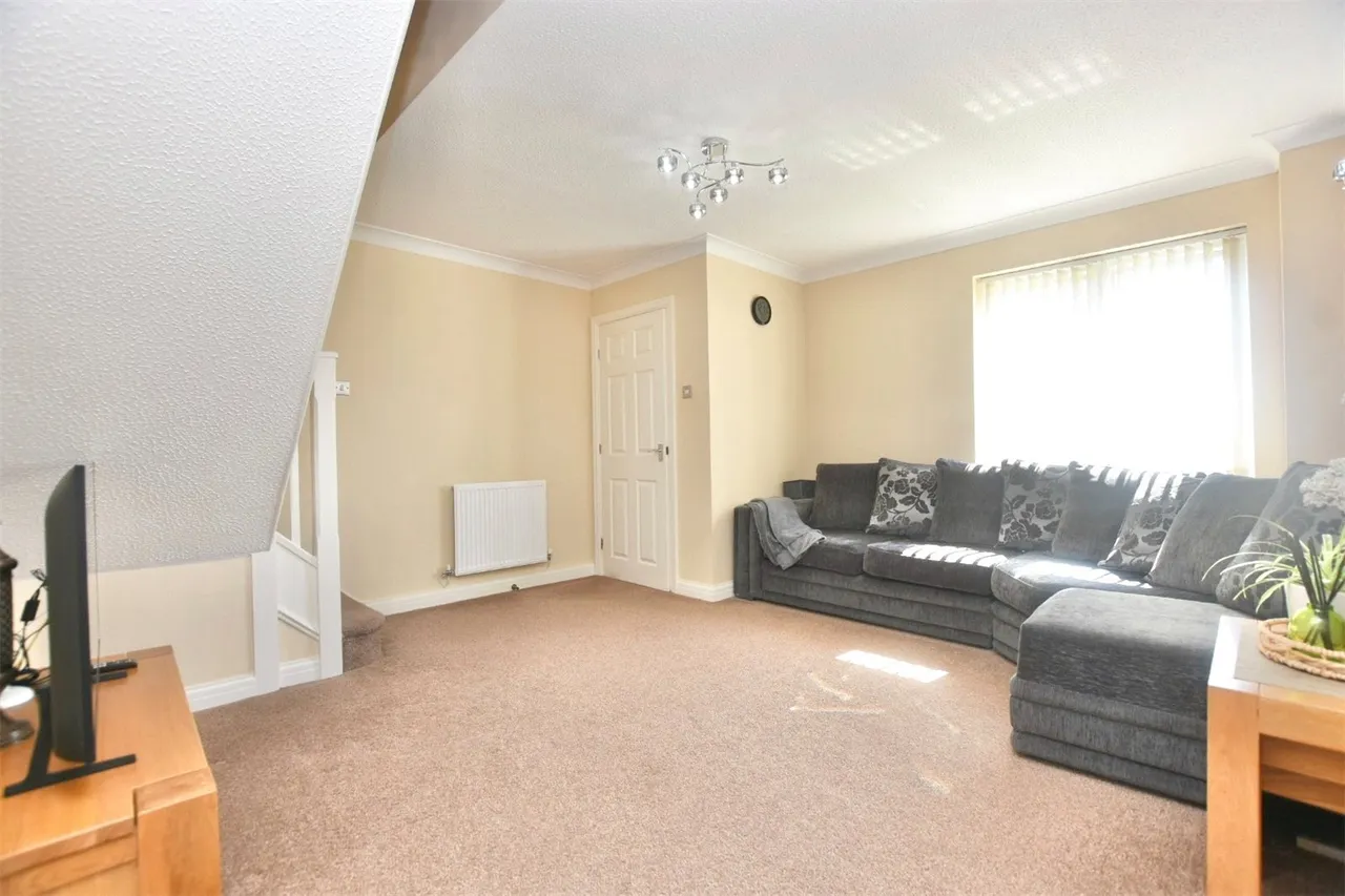 St James Court, Shear Brow, Blackburn, BB1, photo 2