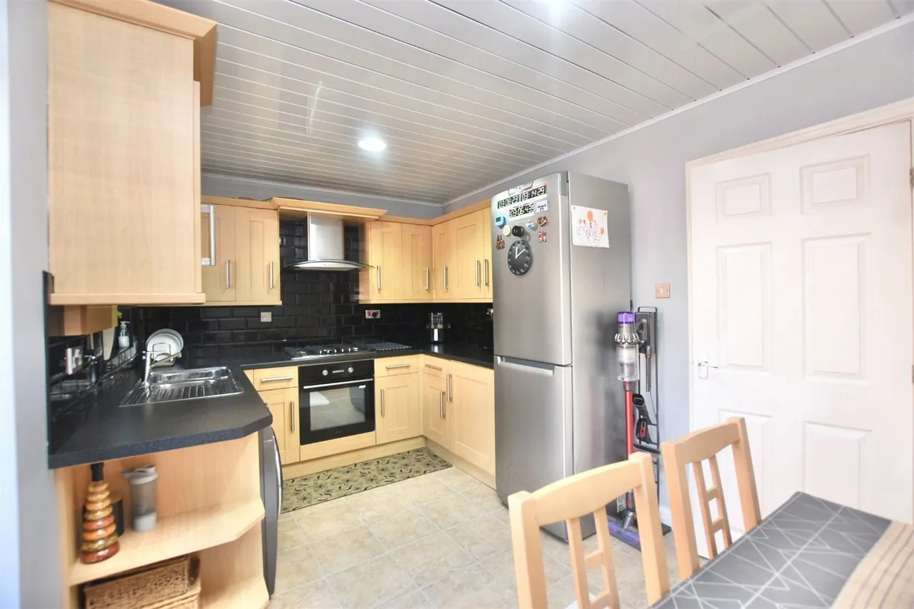 St James Court, Shear Brow, Blackburn, BB1, photo 4