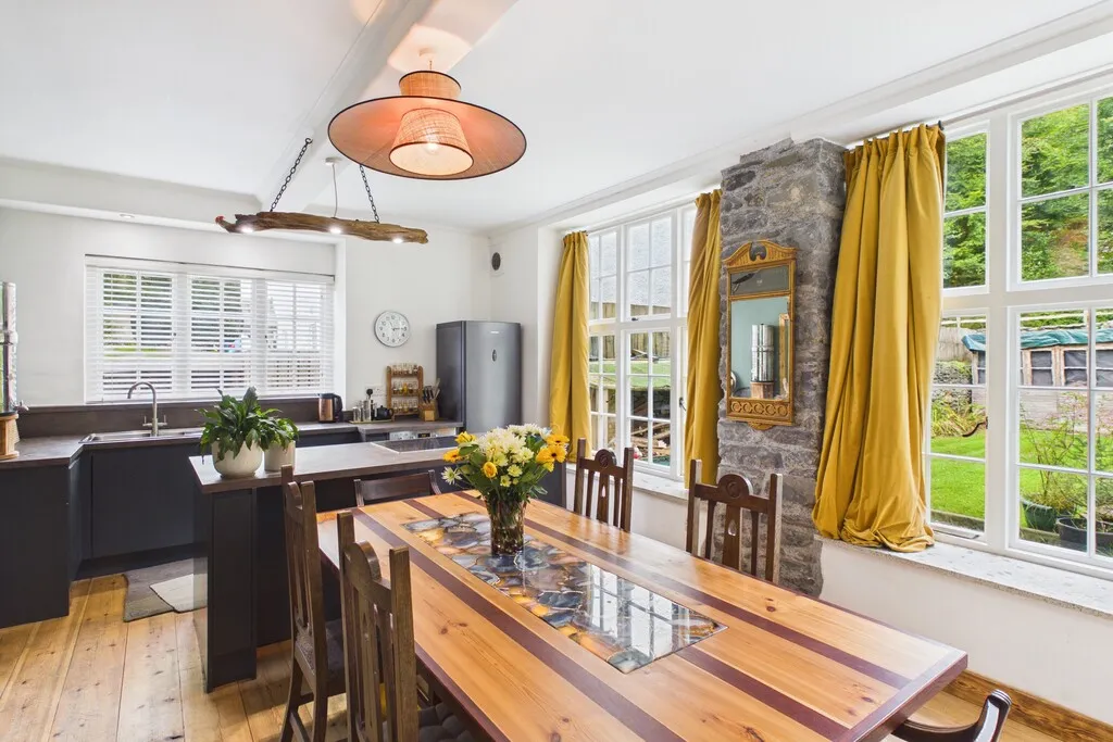 Ambleside Road, Troutbeck Bridge, LA23, photo 4