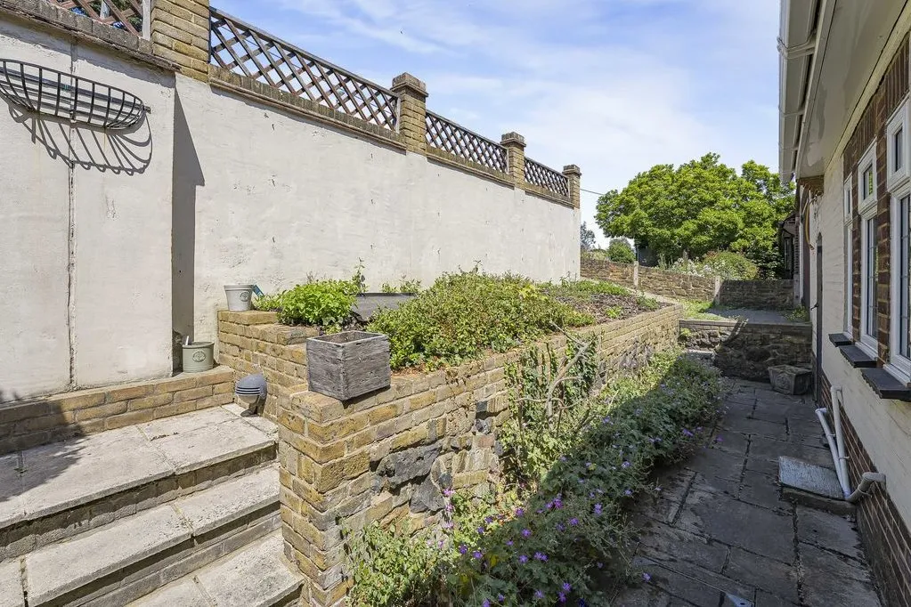 Oakfield Lane, Dartford, DA1, photo 32