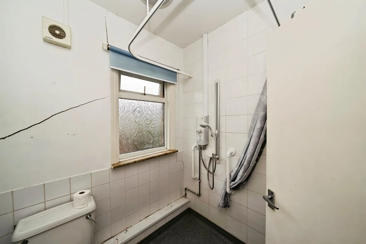 Silverdale Road, Wirral, photo 10