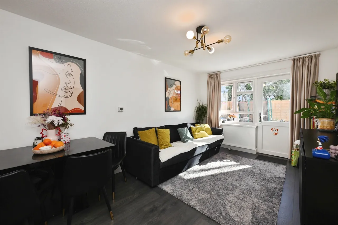 1 bed flat for sale, Badburgham Court, Waltham Abbey, EN9