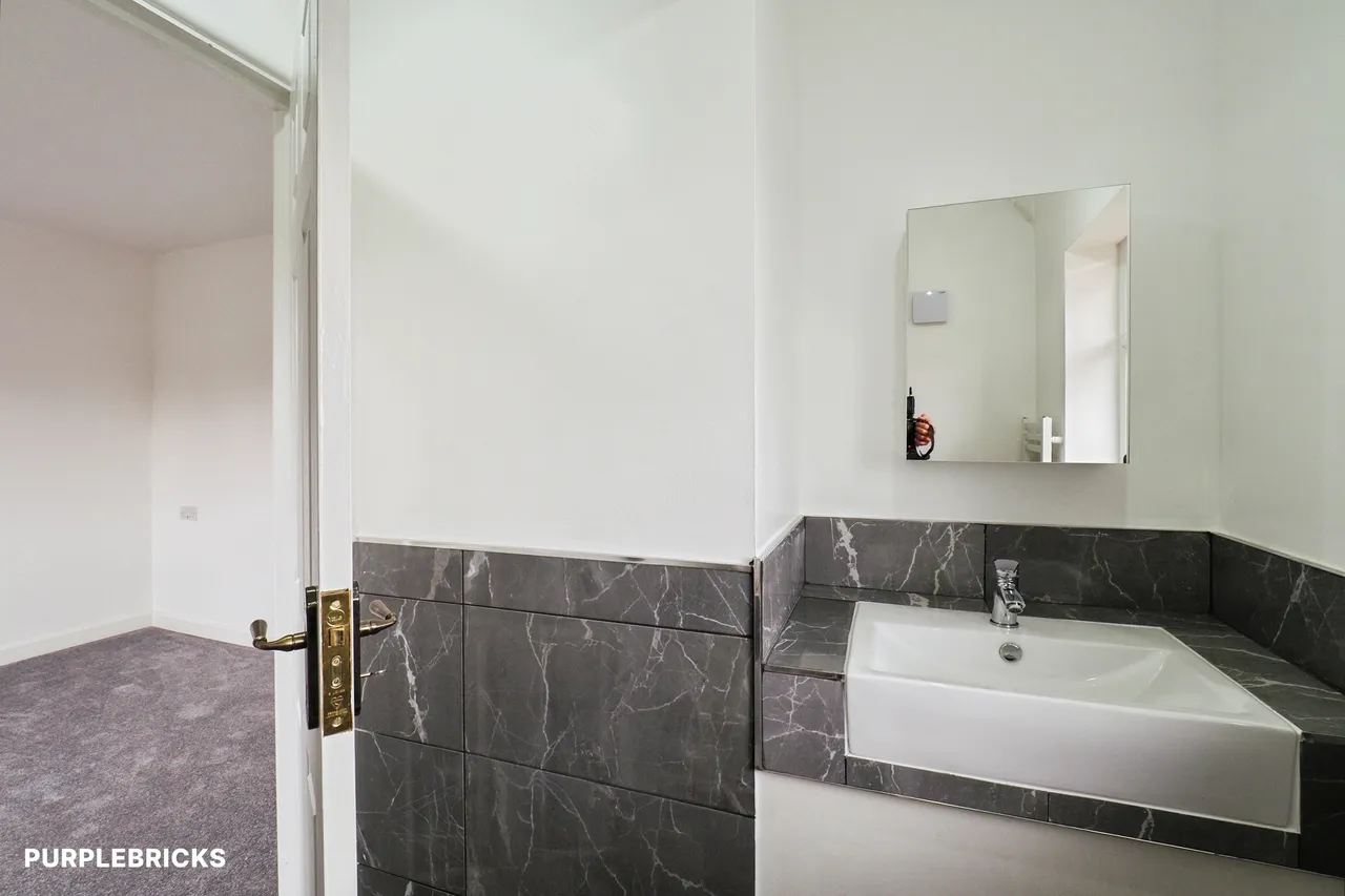 Bradfield Road, Nottingham, NG8, photo 17
