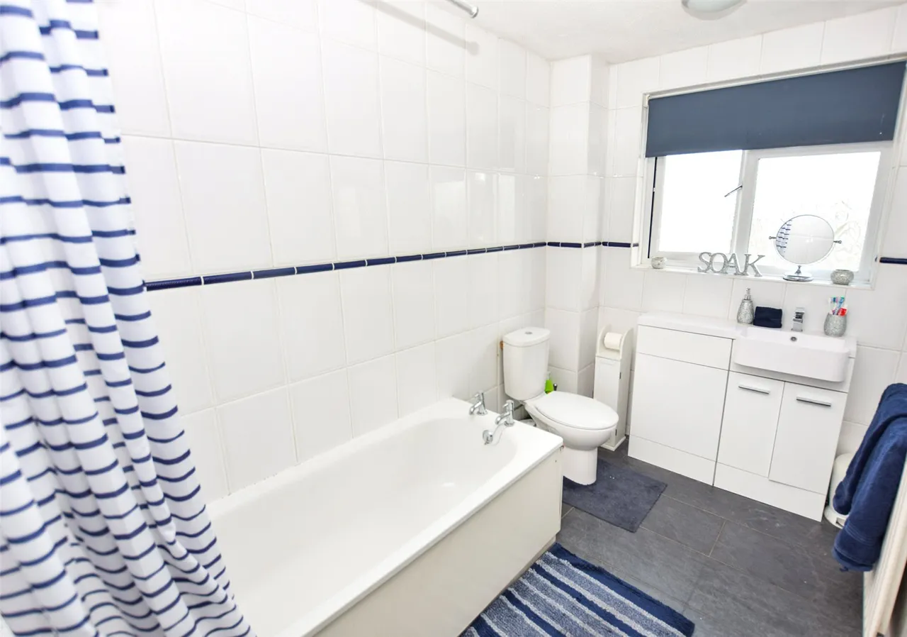 Rother Road, Farnborough, Hampshire, GU14 9LP, photo 10