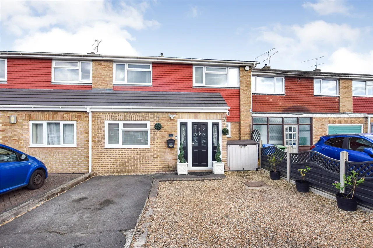 3 bed house for sale — Rother Road, Farnborough, Hampshire, GU14 9LP