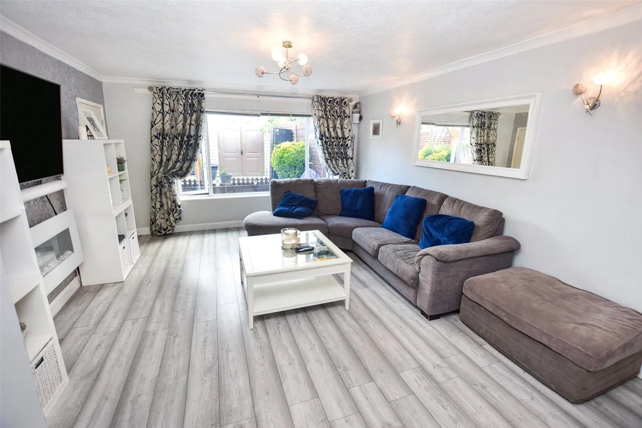 Rother Road, Farnborough, Hampshire, GU14 9LP, photo 3