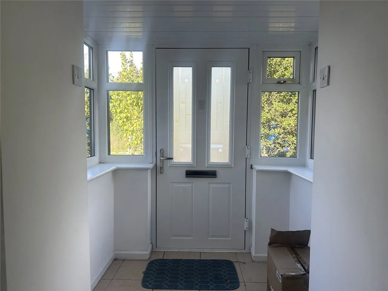 Milton Drive, Chadderton, OL9, photo 2