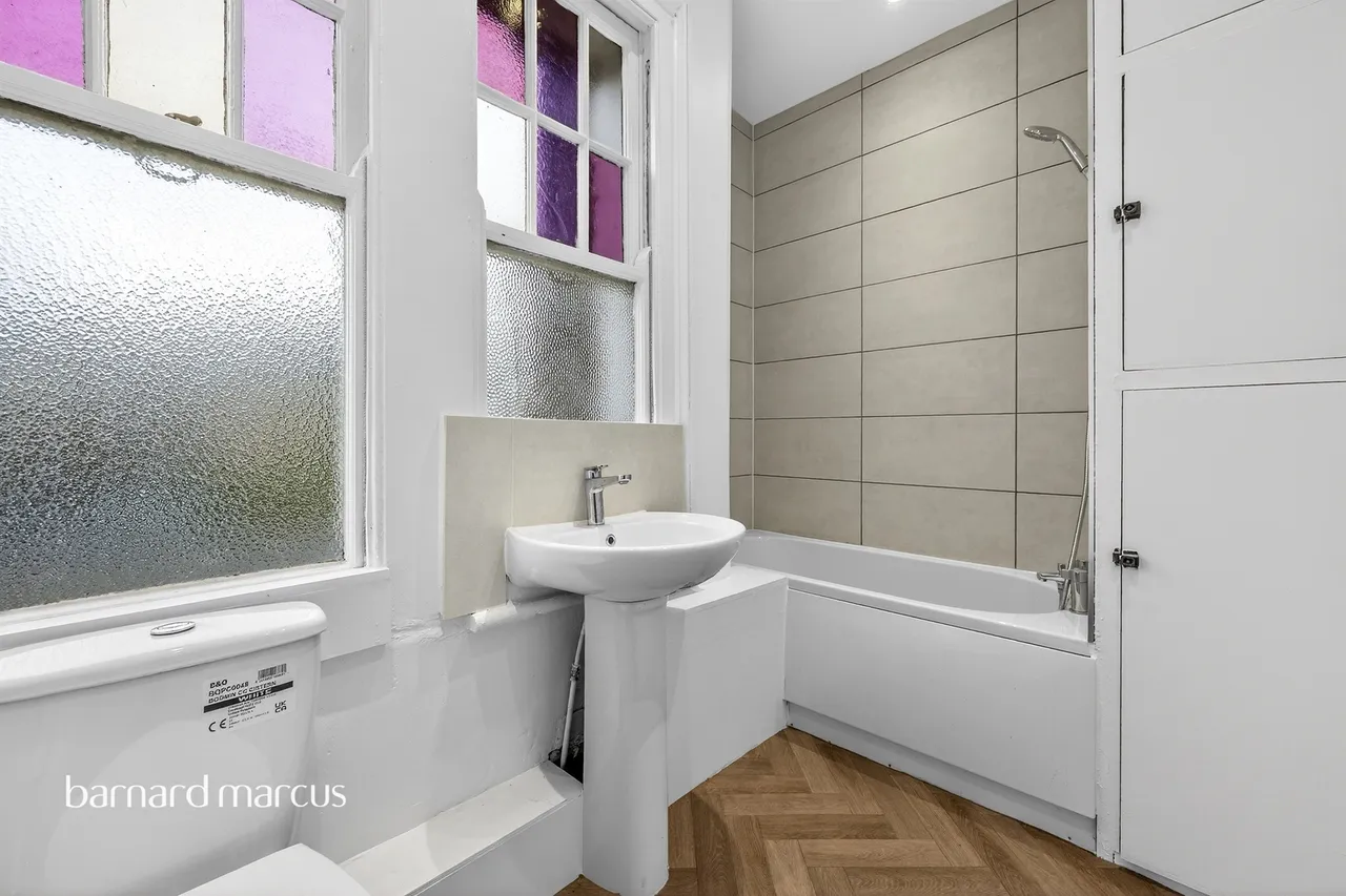 Riggindale Road, London, SW16, photo 12