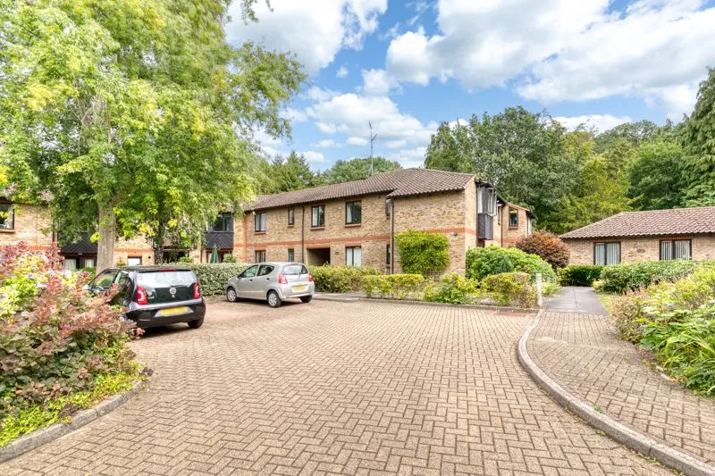 West End Lane, Esher KT10 8NE, photo 9