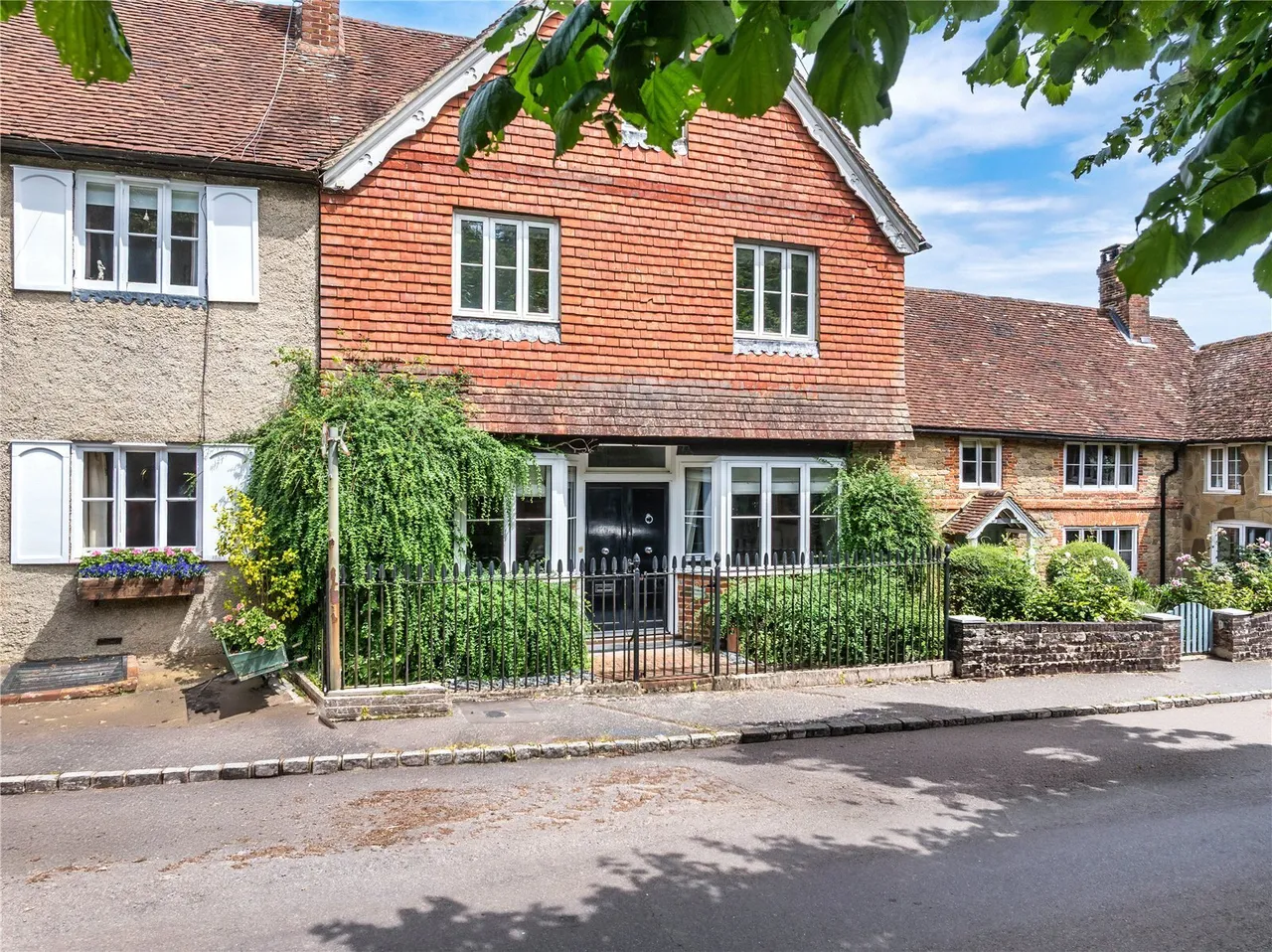 4 bed house for sale, The Street, Lodsworth, GU28