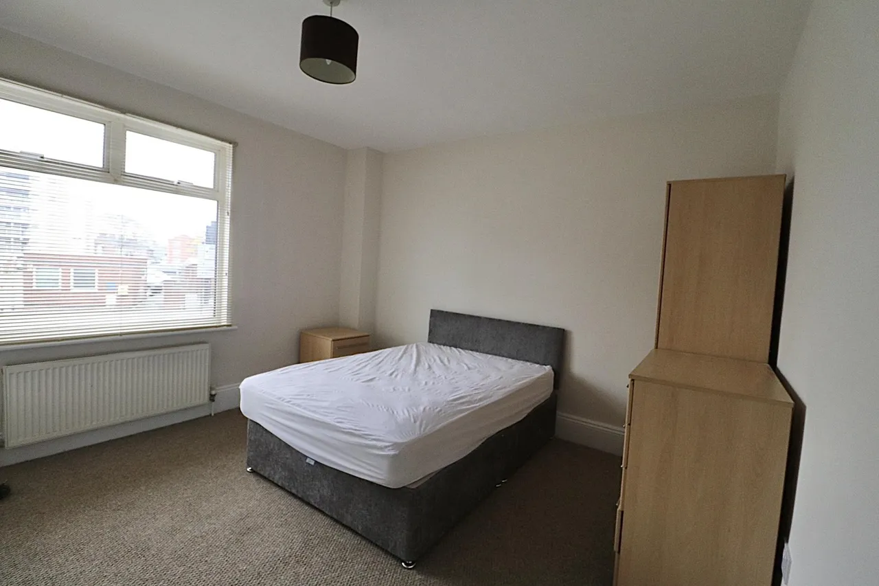 Weedon Road, St James, NN5, photo 6