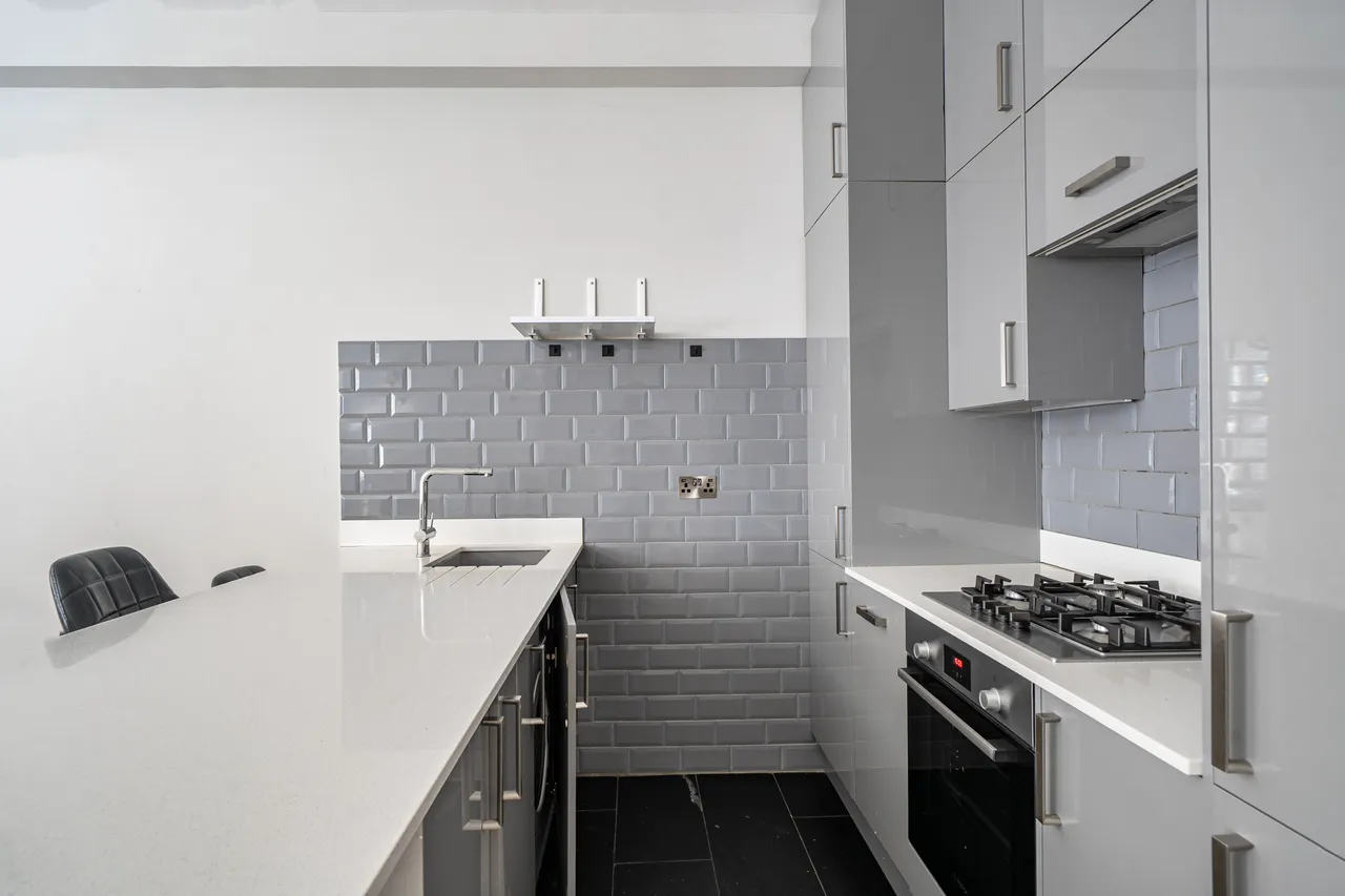 London, NW2, photo 8