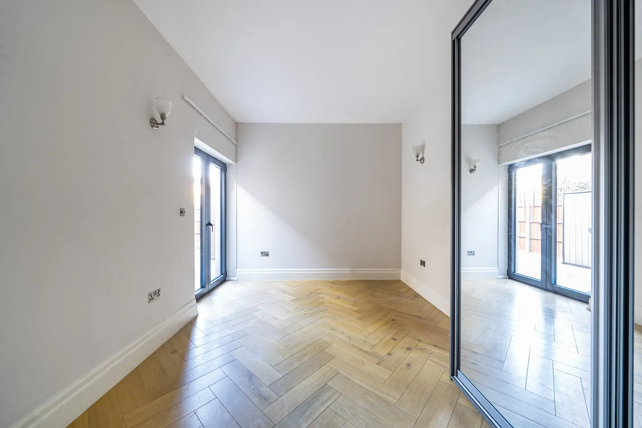 London, NW2, photo 12