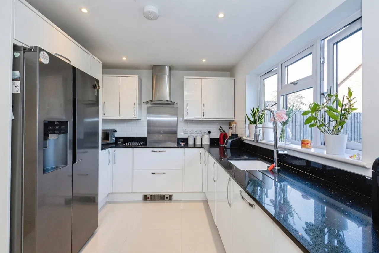 Victoria Road, Hayling Island, PO11, photo 5