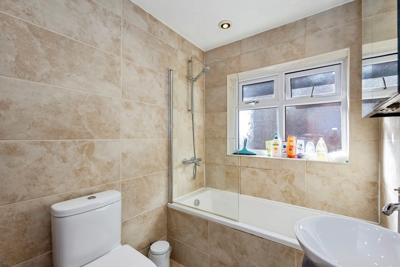 Victoria Road, Hayling Island, PO11, photo 13
