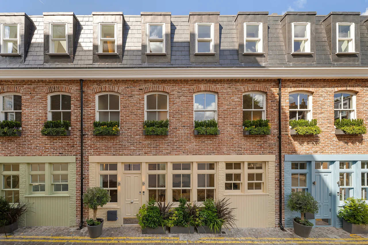 3 bed house for sale, Lexham Mews, Kensington, W8