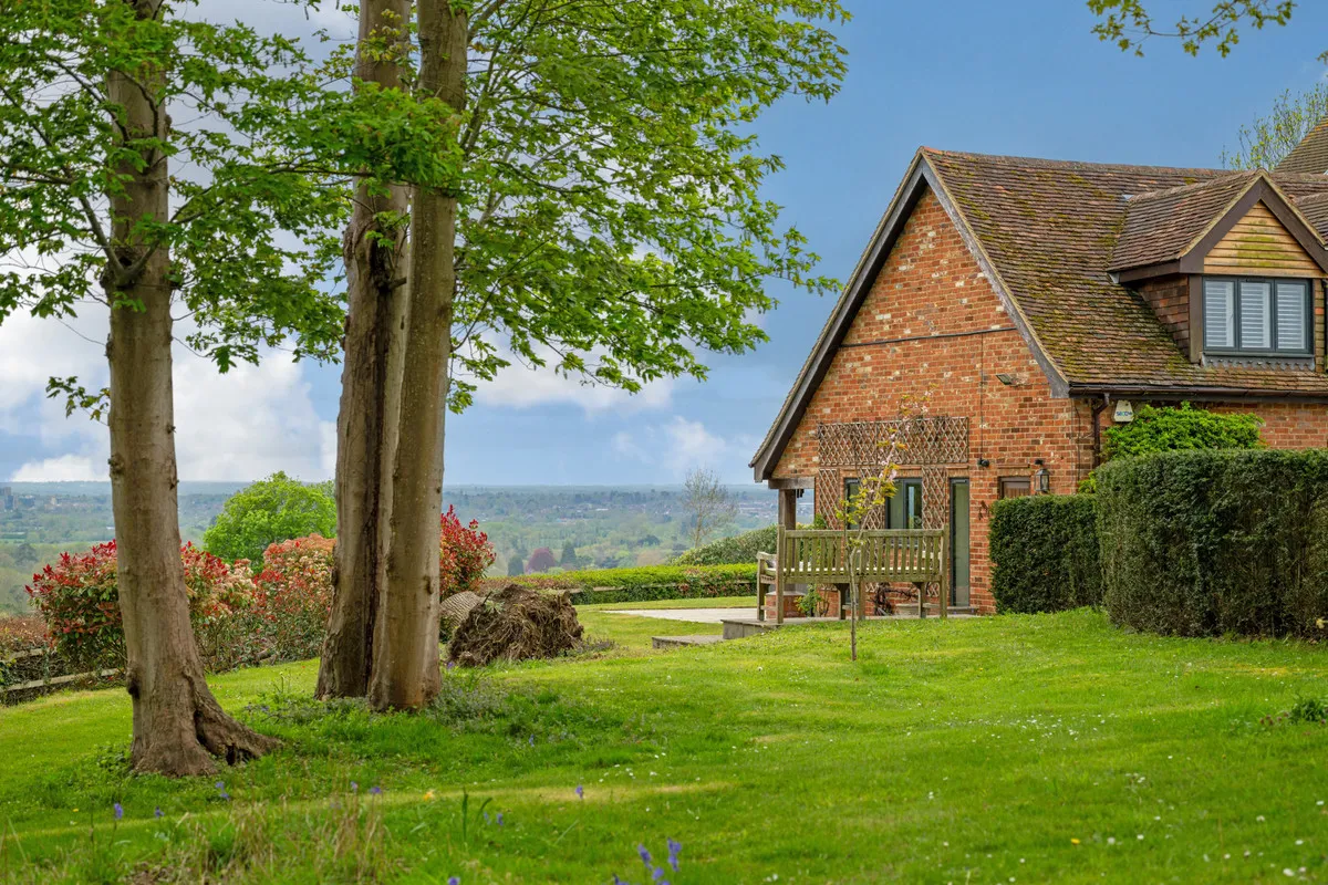 Harvest Hill, Hedsor Lodge Bourne End, SL8, photo 2