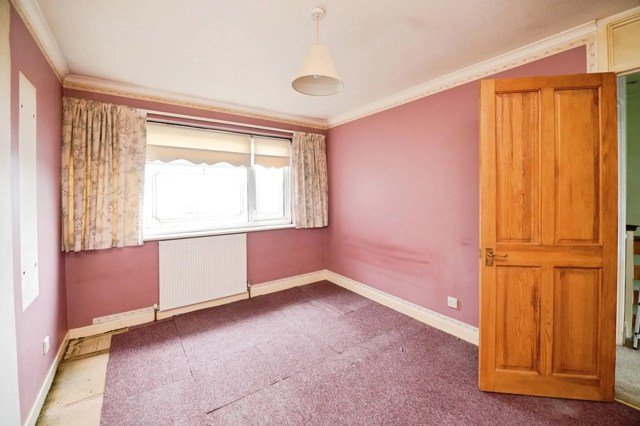 Browne Close, Romford, RM5, photo 8