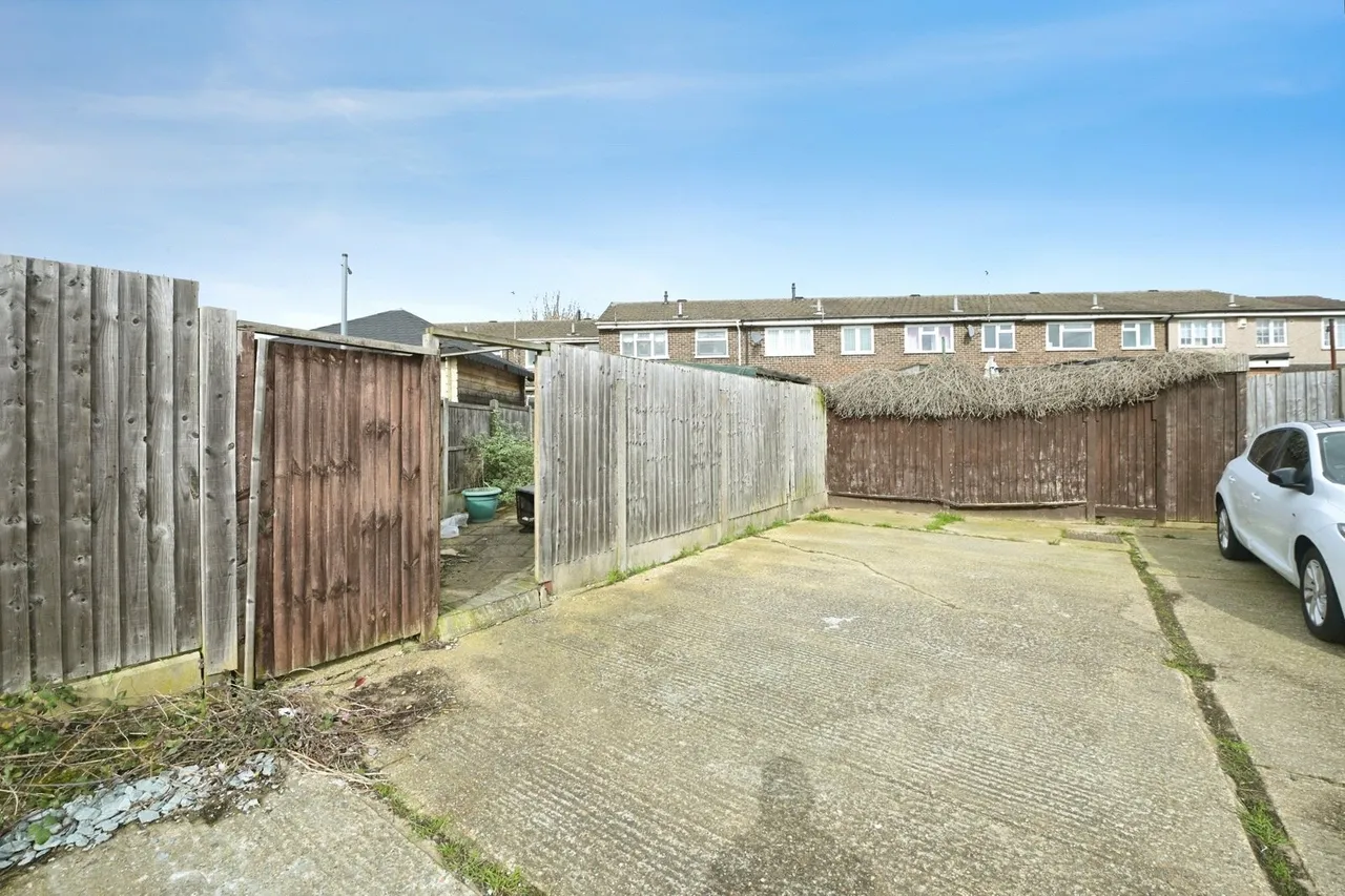 Browne Close, Romford, RM5, photo 15